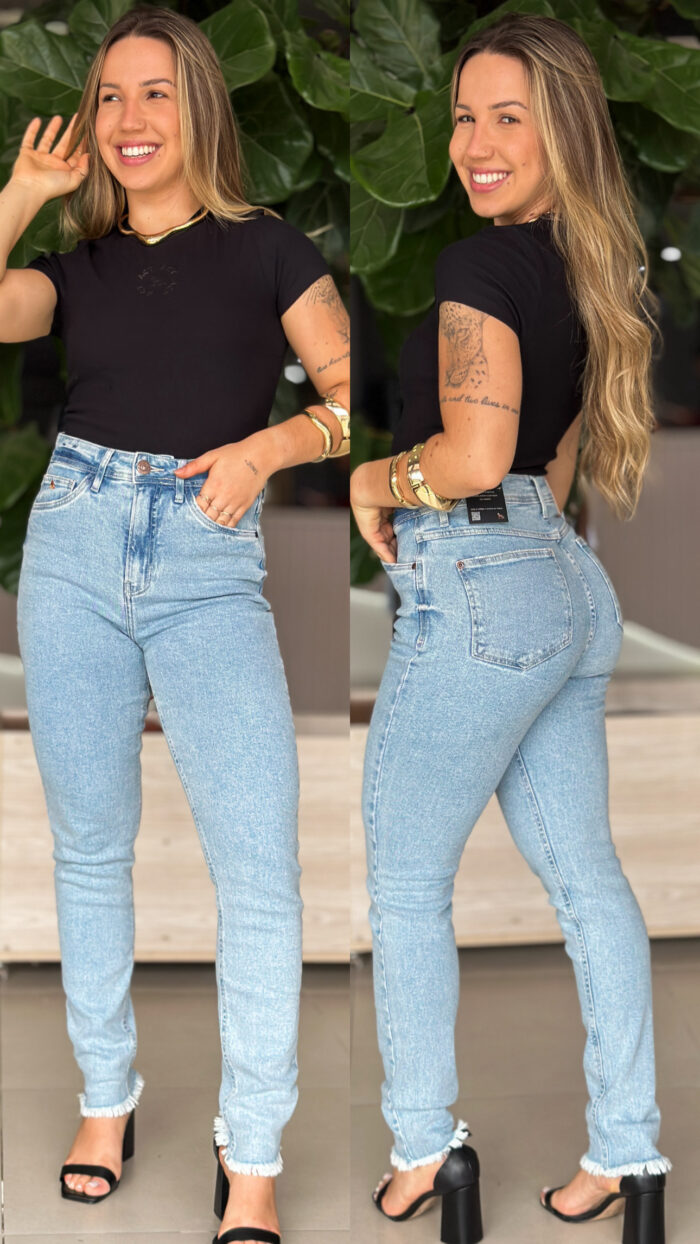 calça jeans acostamento